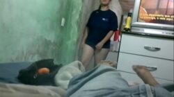 Mi hermana entra en calzones a mi cuarto para seducirme - Casero video XXX