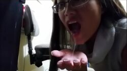 Se graba mientras le hace sexo oral a su jefe