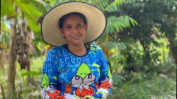 Campesina linda morena en sombrero chupa pija por celular