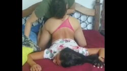 Milf casera cogiendo con joven, el mejor amigo de su hijo