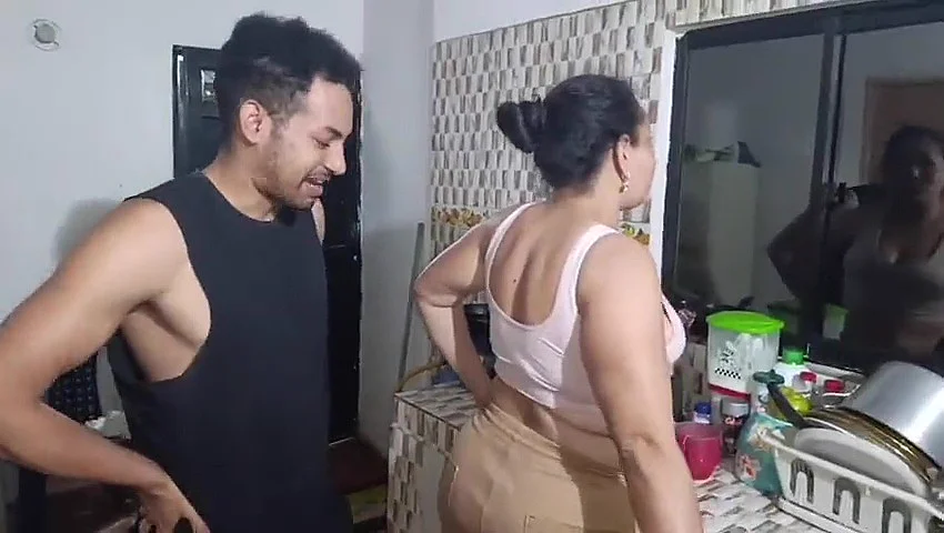Captura 1 del video: Mi suegra está mucho más buena que mi novia, como gozo cogérmela