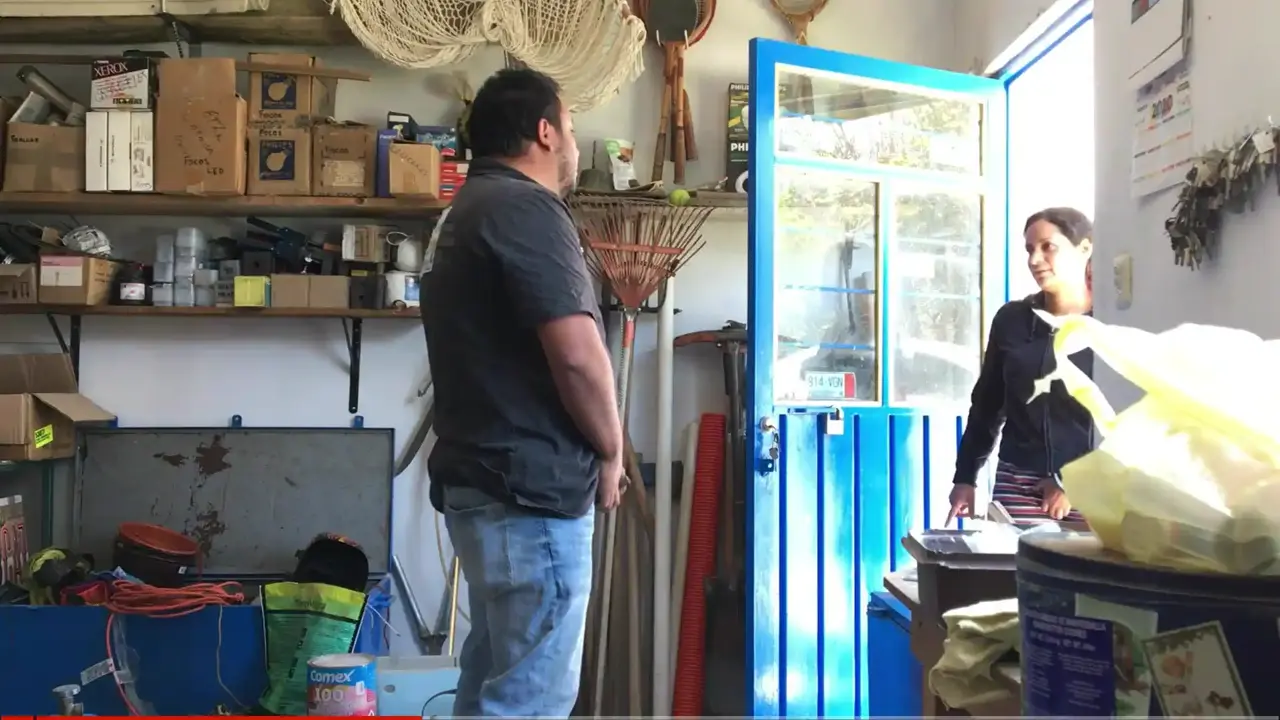 Captura 1 del video: Mi cuñada llega al taller y me regala su culo