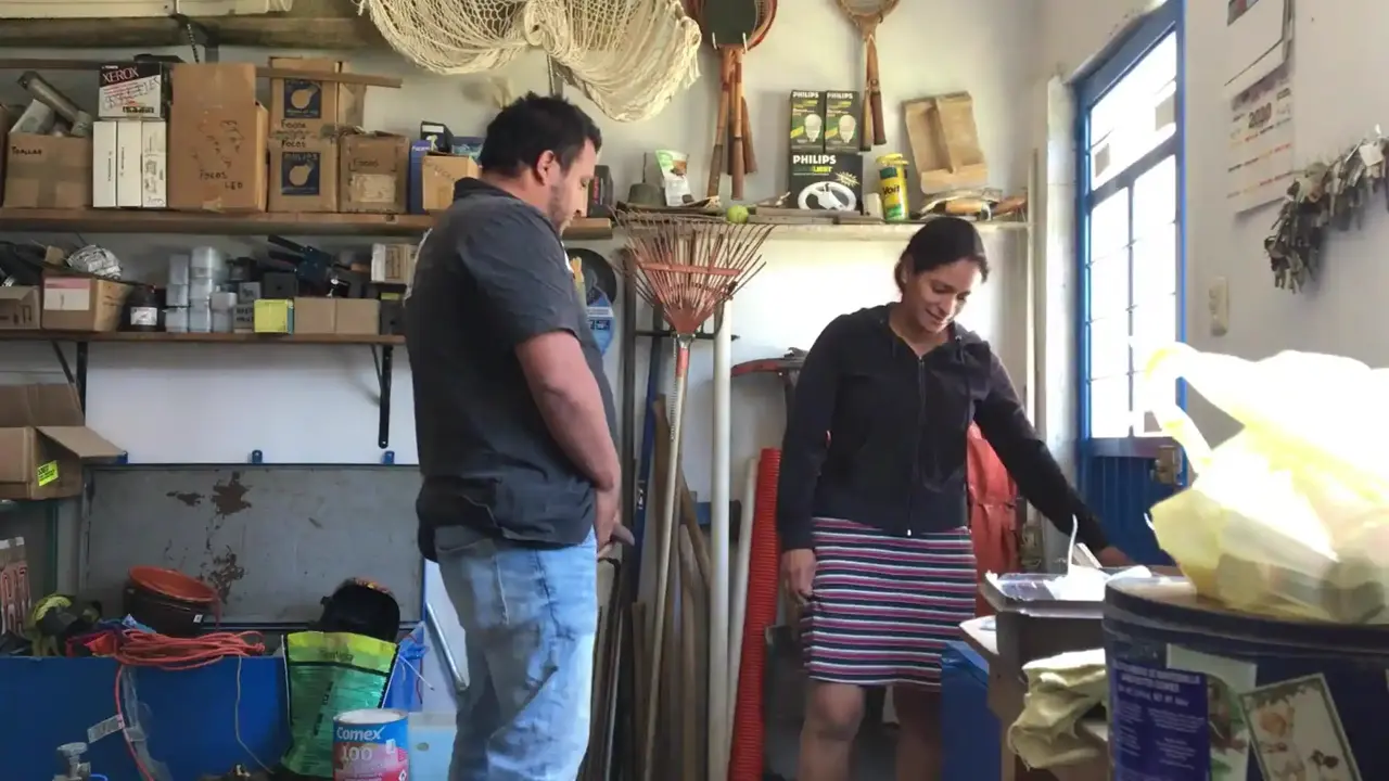 Captura 3 del video: Mi cuñada llega al taller y me regala su culo