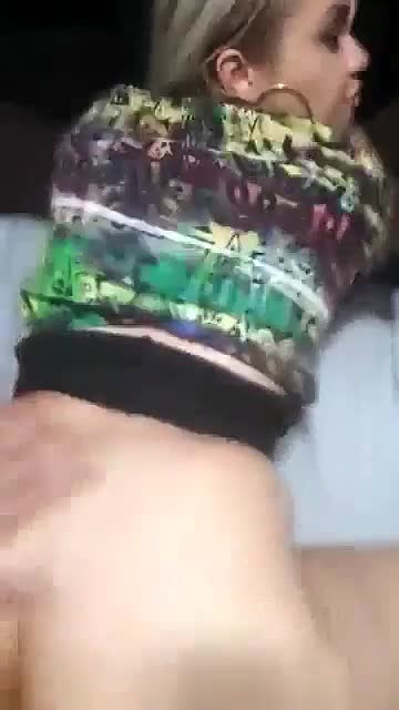Culeando a mi tía milf en su habitación