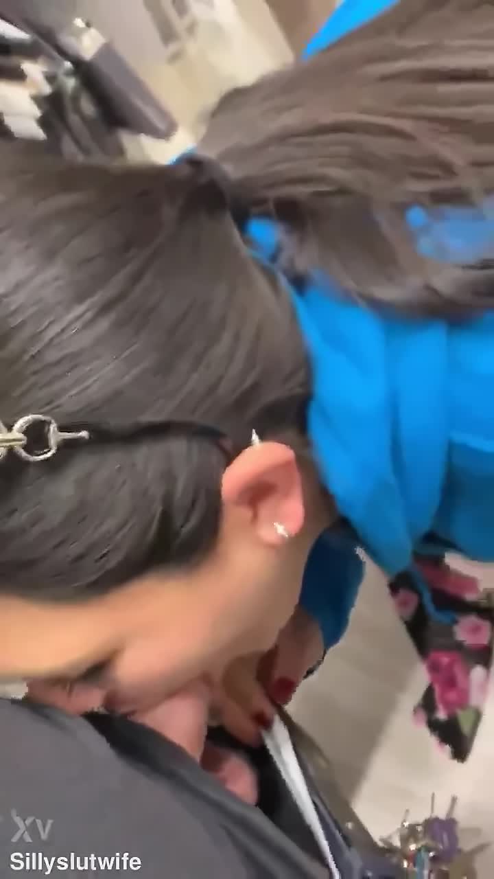 Mi mujer me la chupa en el pasillo del supermercado